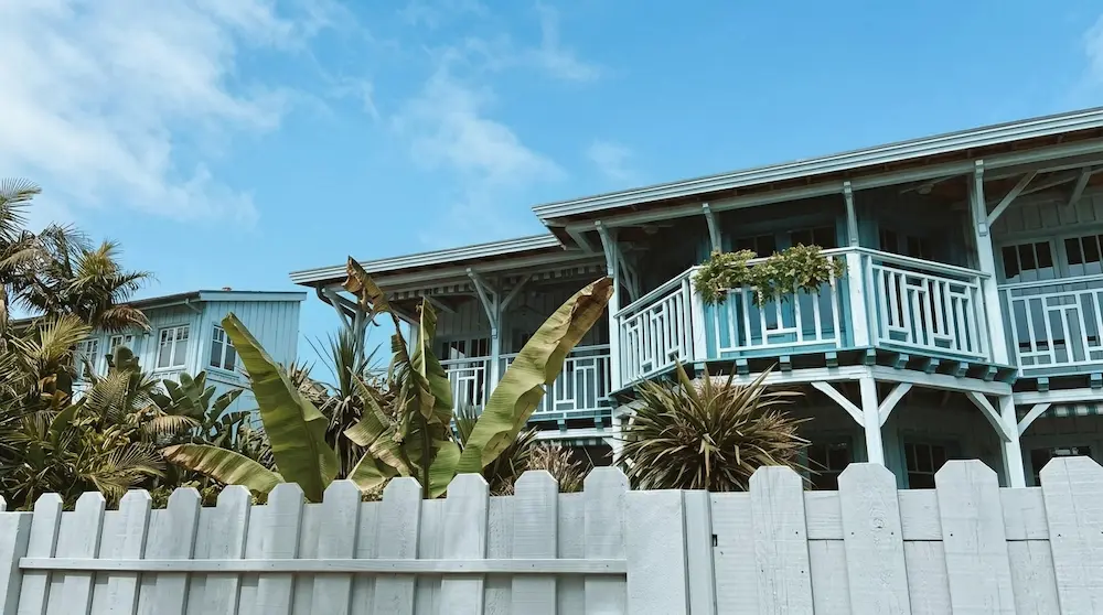 vue extérieure d'une villa durable