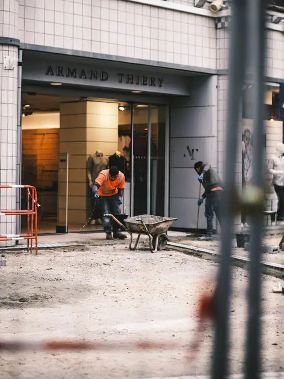 vue d'extérieure d'une rénovation d'un espace commercial