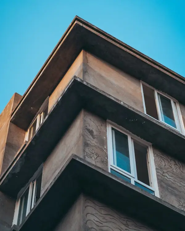 vue exterieure d'une construction résidentielle , une villa moderne